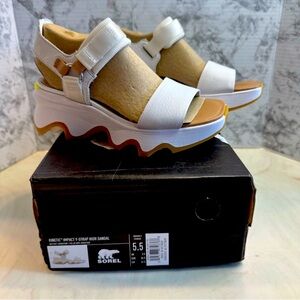 Sorel kinetic impact Y strap sandal 5.5 NWB